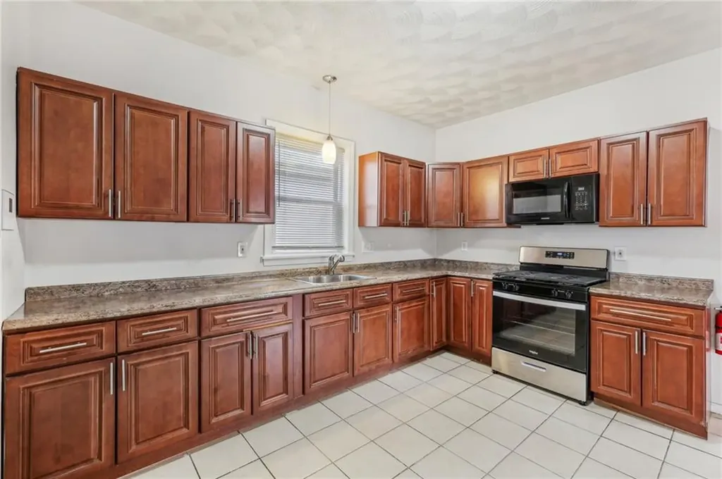 186 Linwood Avenue Providence RI 02907