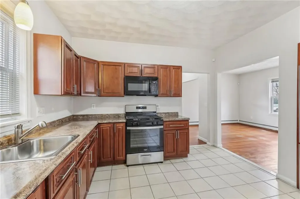 186 Linwood Avenue Providence RI 02907