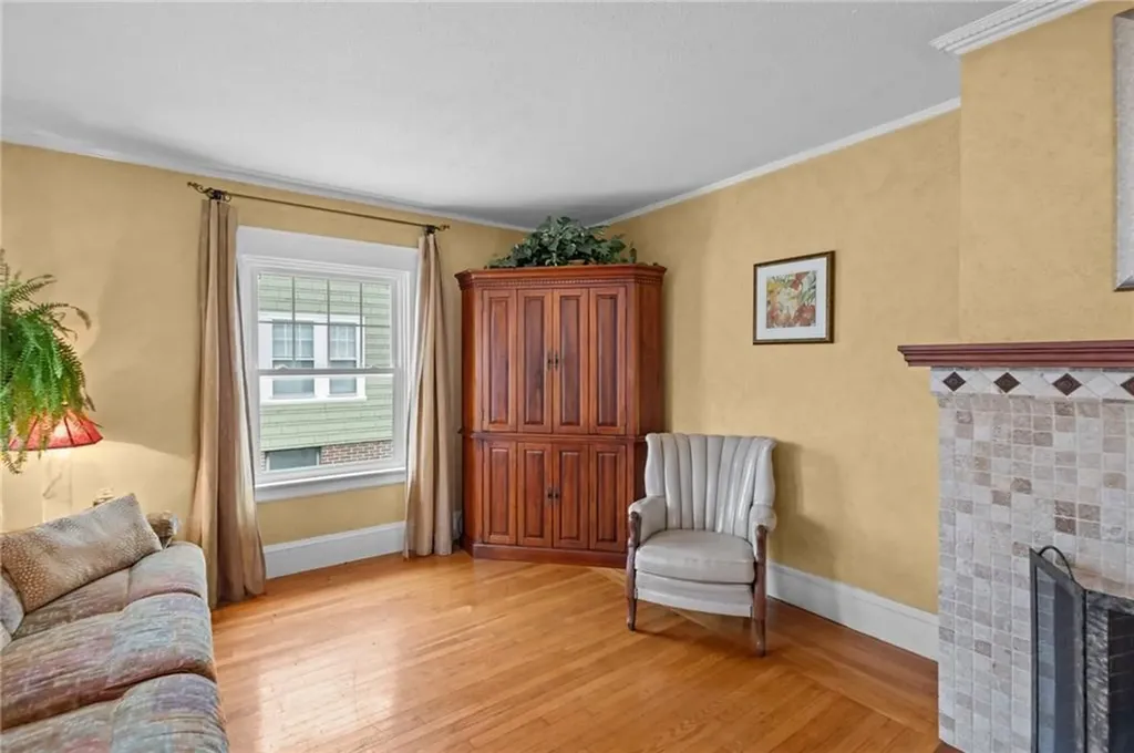 77 Friendly Road Cranston RI 02910