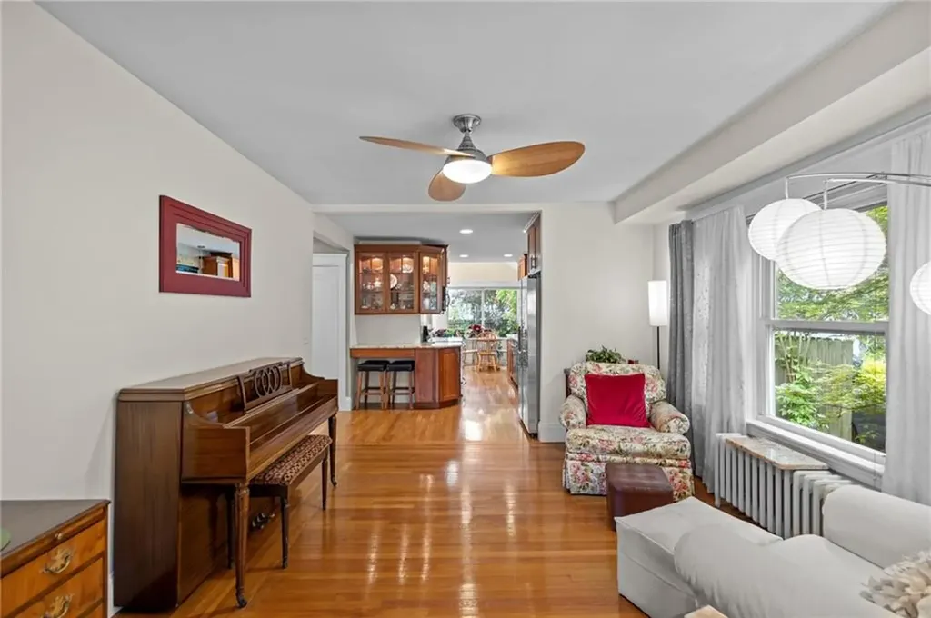 77 Friendly Road Cranston RI 02910