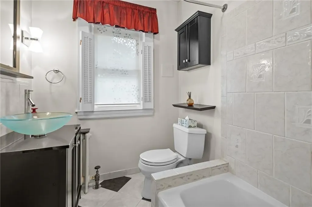 77 Friendly Road Cranston RI 02910