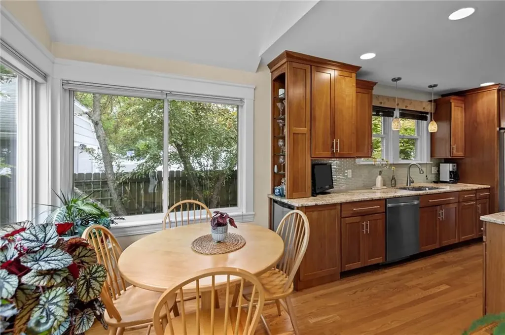 77 Friendly Road Cranston RI 02910