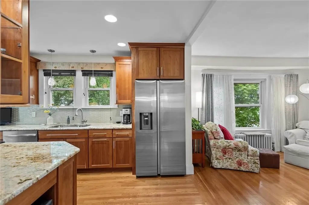 77 Friendly Road Cranston RI 02910