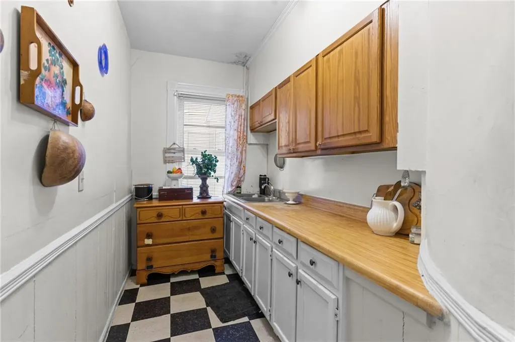 123 Donelson Street Providence RI 02908