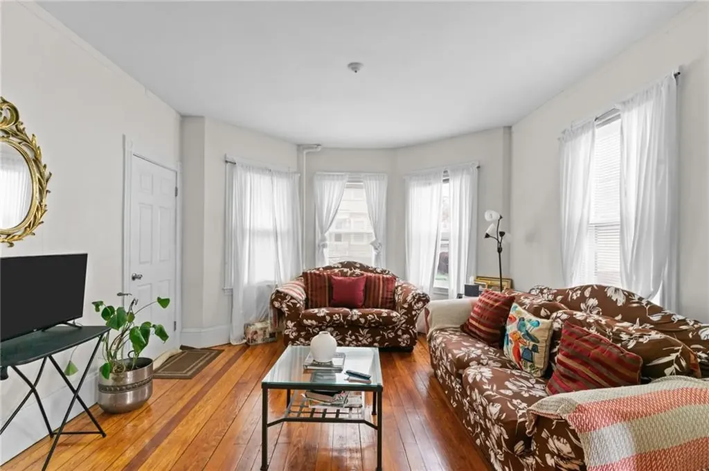 123 Donelson Street Providence RI 02908