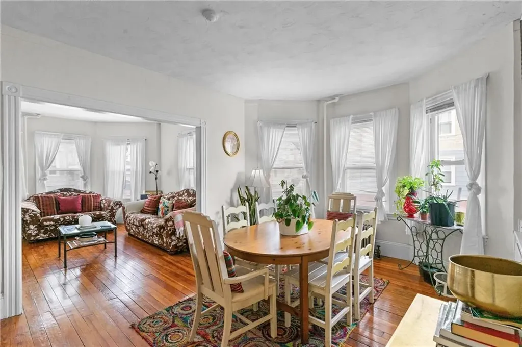 123 Donelson Street Providence RI 02908