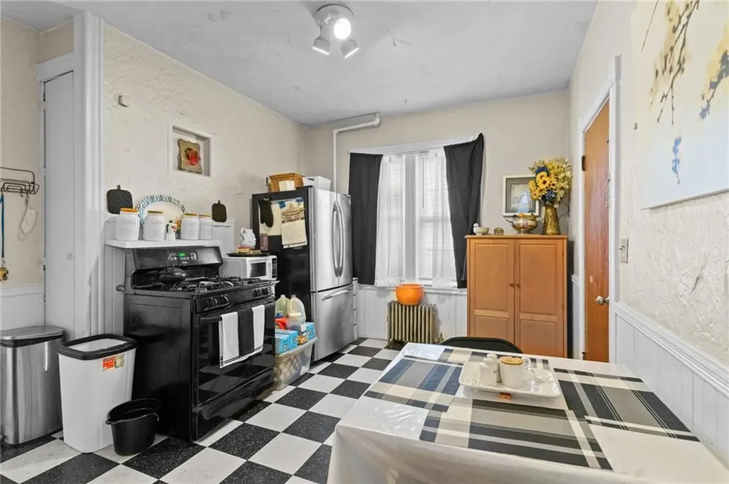 123 Donelson Street Providence RI 02908