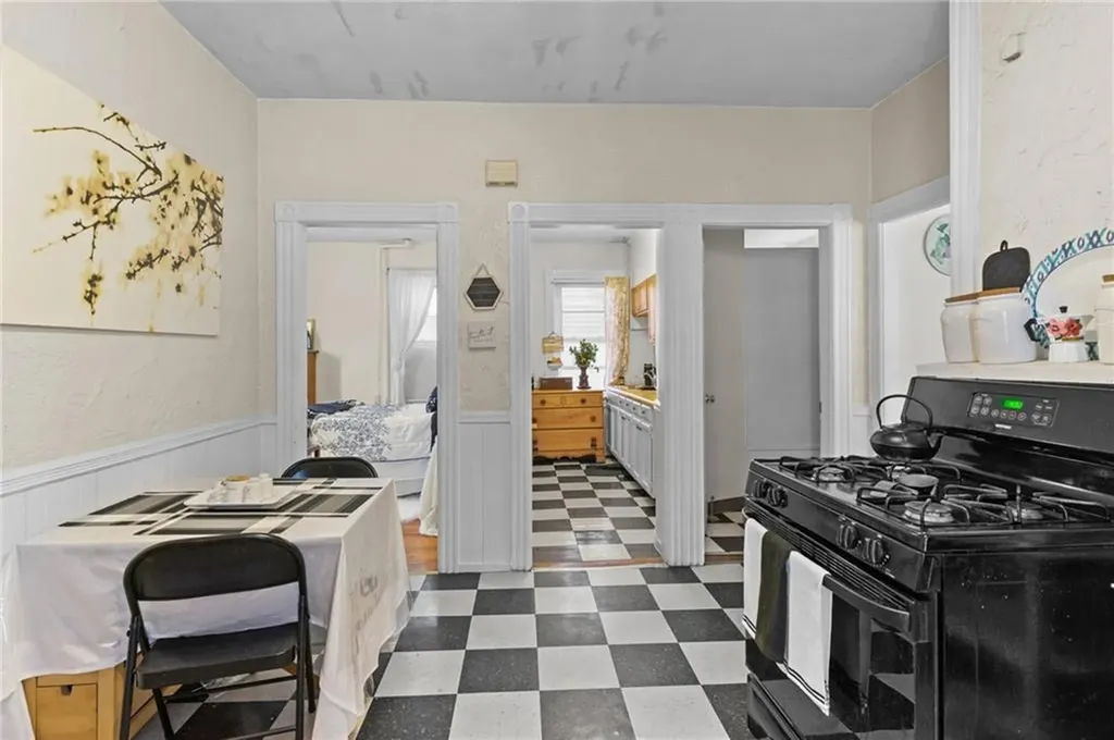 123 Donelson Street Providence RI 02908