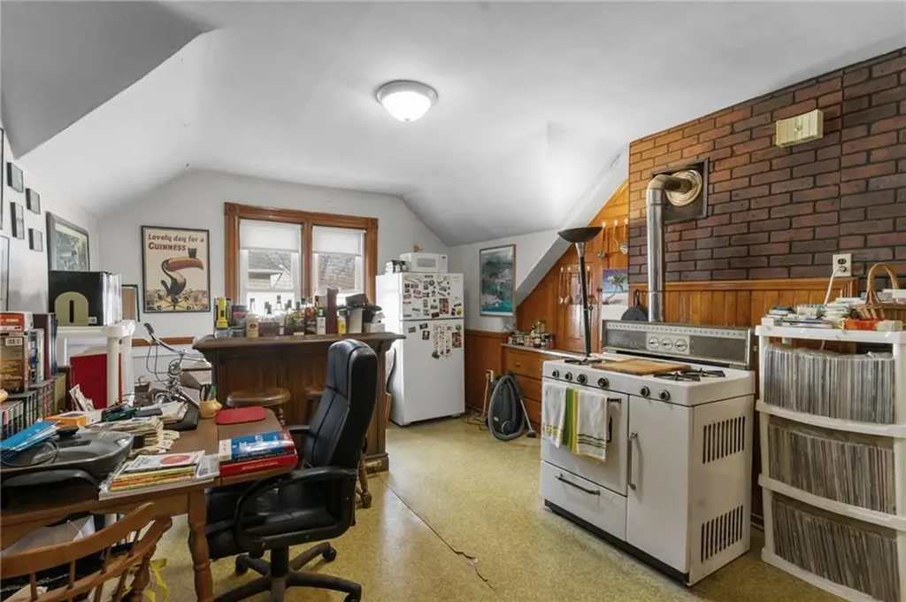 123 Donelson Street Providence RI 02908