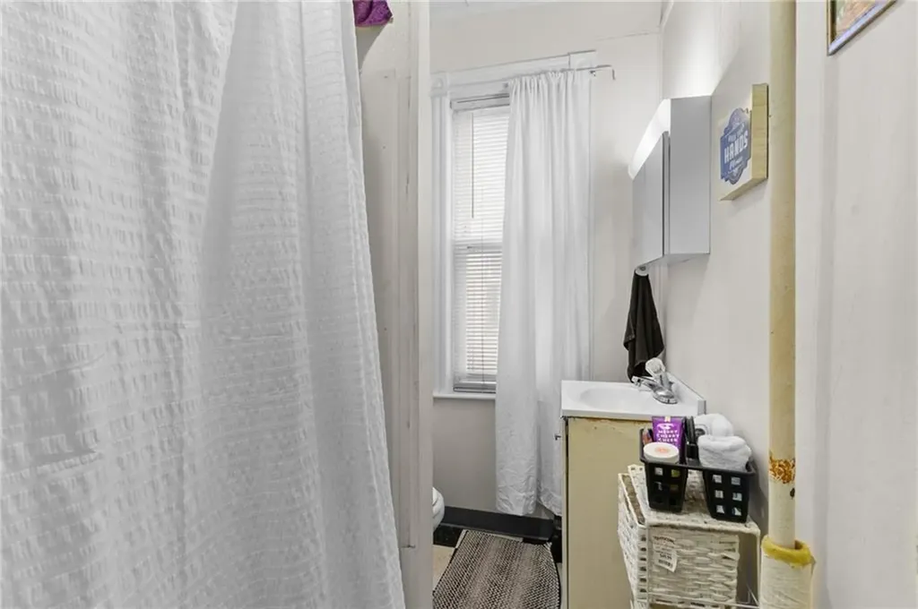 123 Donelson Street Providence RI 02908