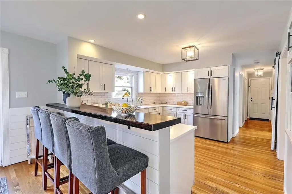 17 Mosher Drive Barrington RI 02806
