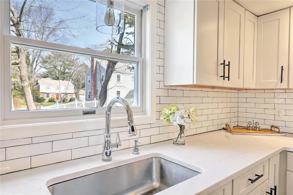 17 Mosher Drive Barrington RI 02806