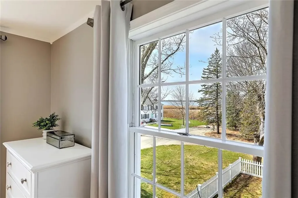 17 Mosher Drive Barrington RI 02806