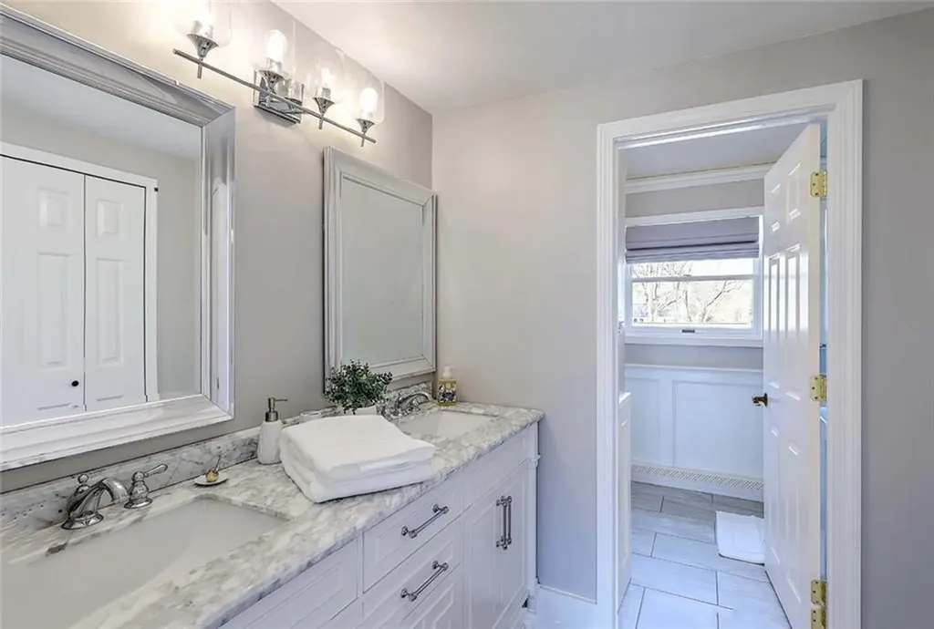 17 Mosher Drive Barrington RI 02806