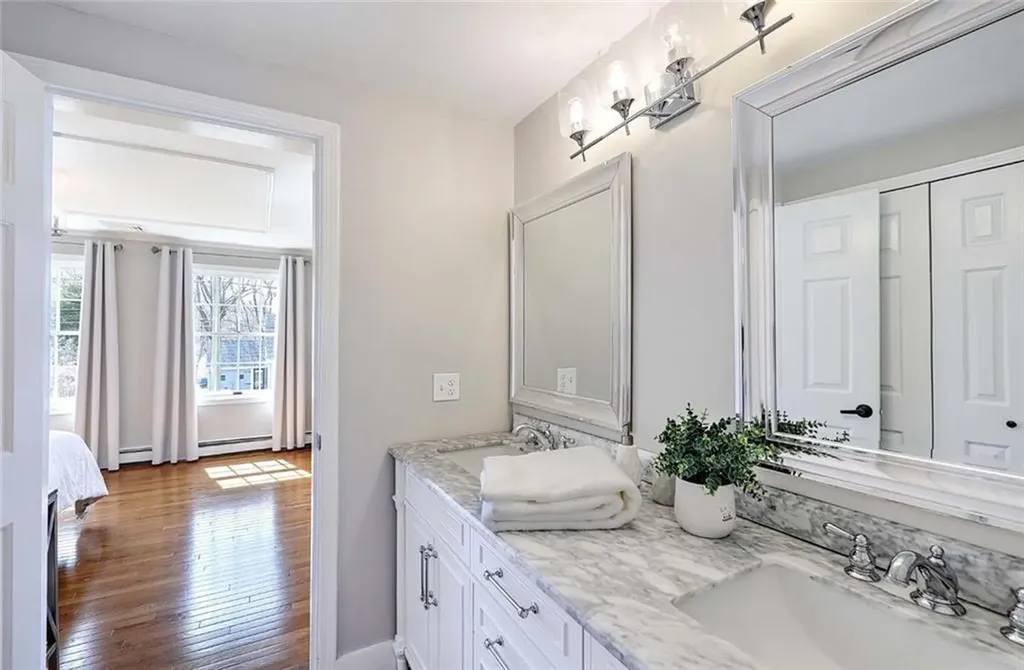 17 Mosher Drive Barrington RI 02806