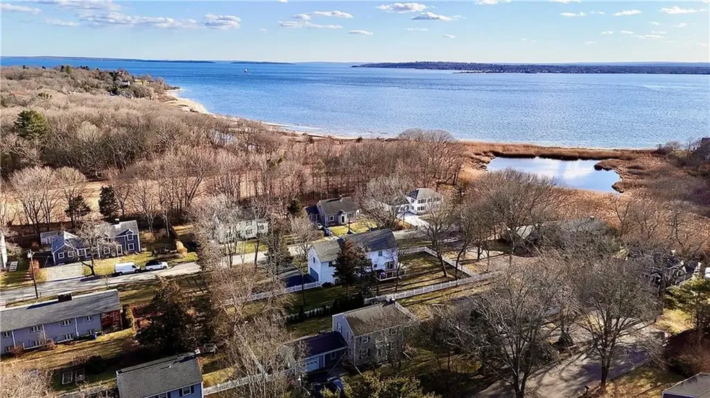 17 Mosher Drive Barrington RI 02806