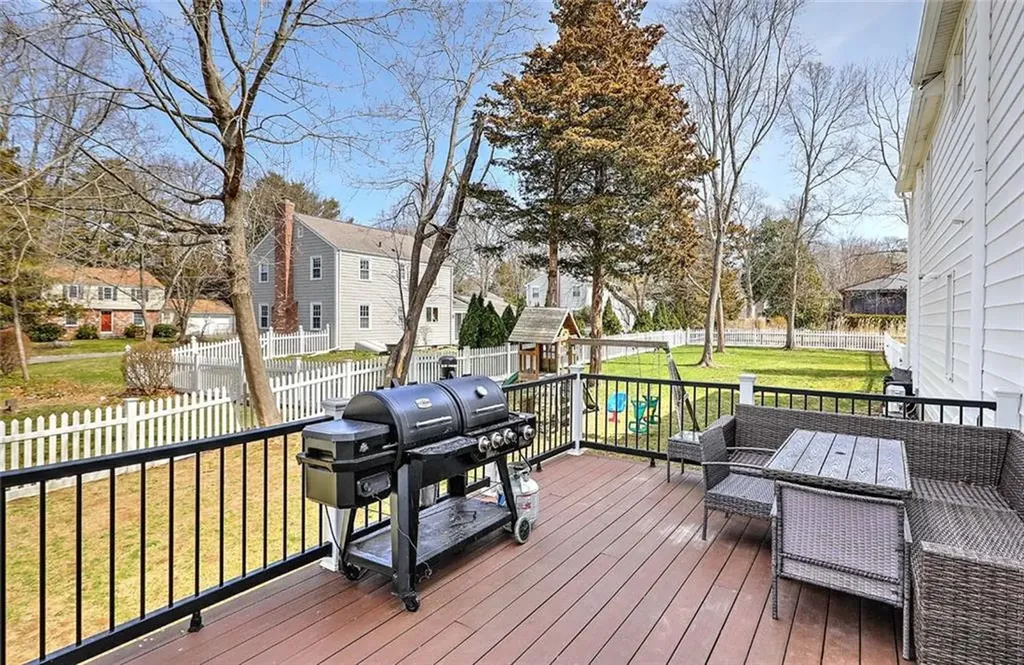 17 Mosher Drive Barrington RI 02806