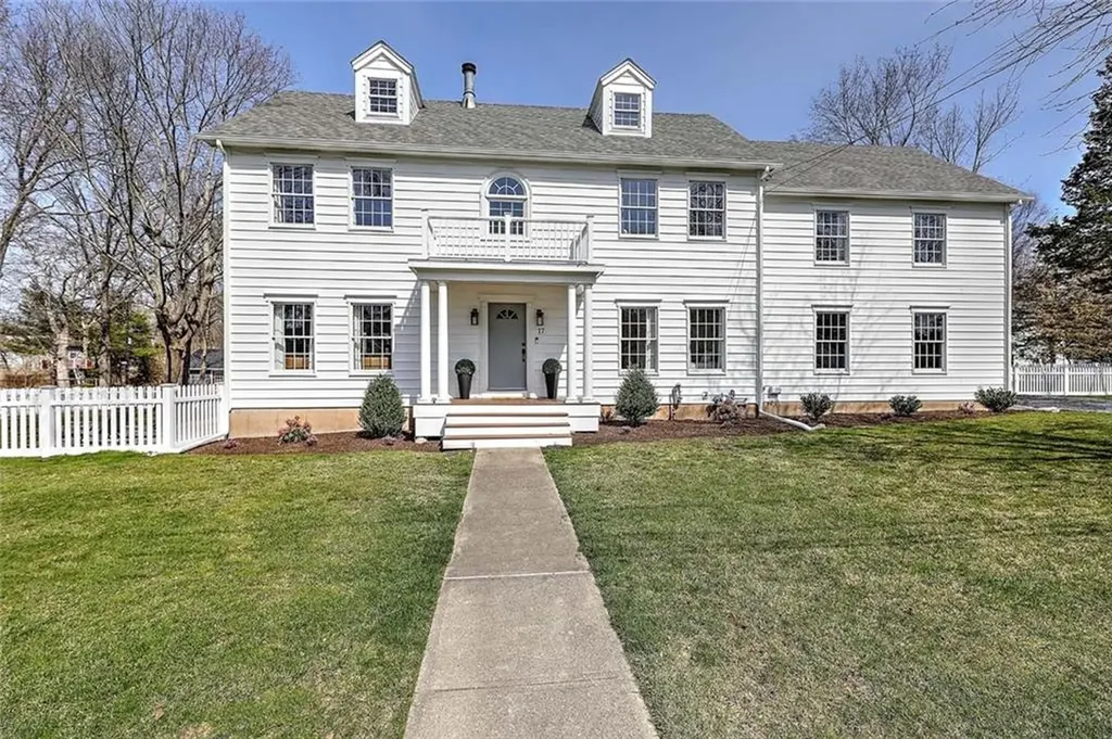 17 Mosher Drive Barrington RI 02806