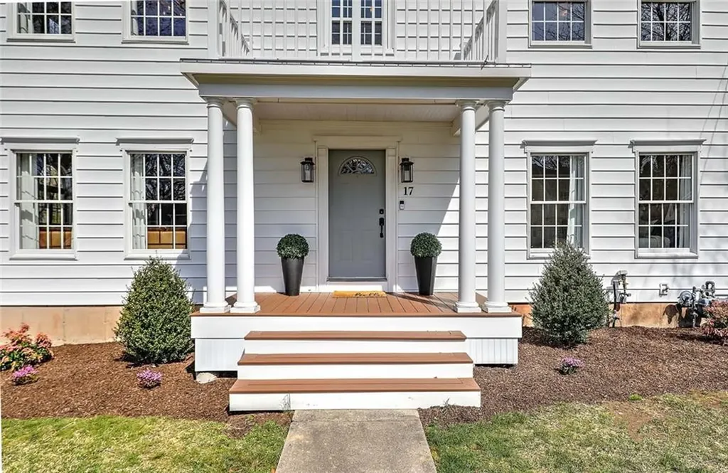 17 Mosher Drive Barrington RI 02806