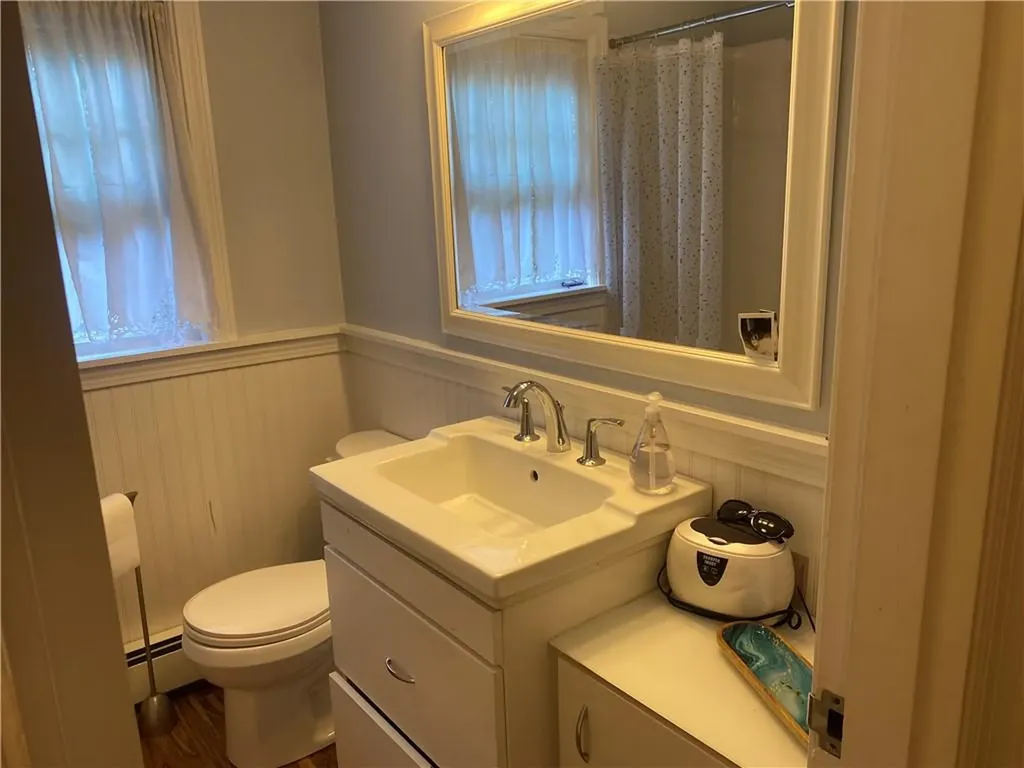 8 Salisbury Road Barrington RI 02806