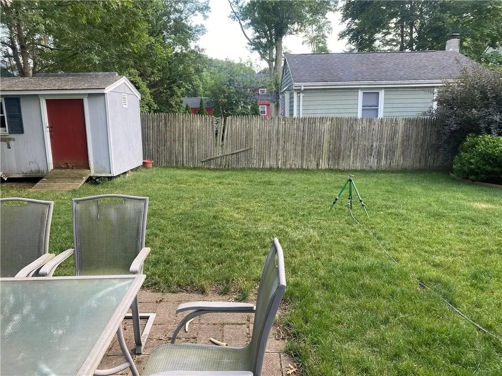 8 Salisbury Road Barrington RI 02806