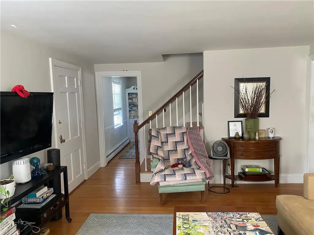 8 Salisbury Road Barrington RI 02806