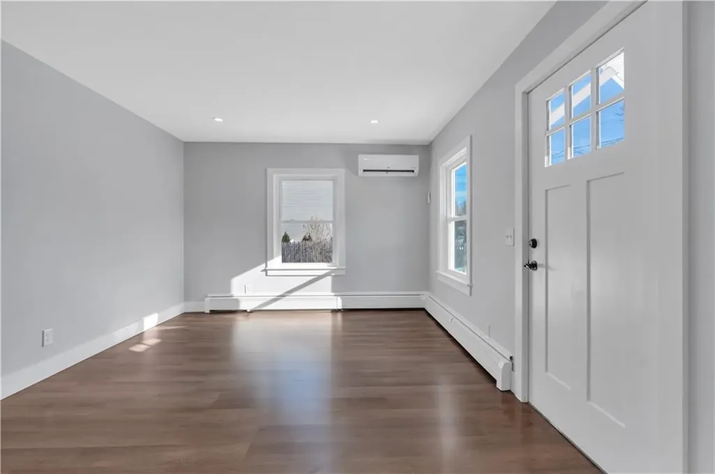 98 Lonsdale Street West Warwick RI 02893