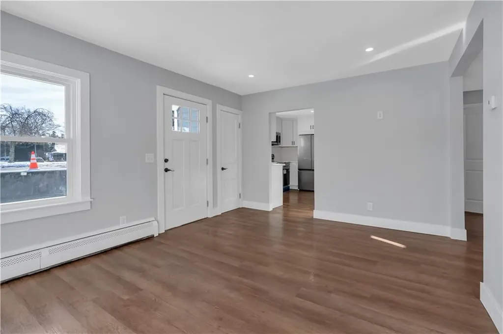 98 Lonsdale Street West Warwick RI 02893