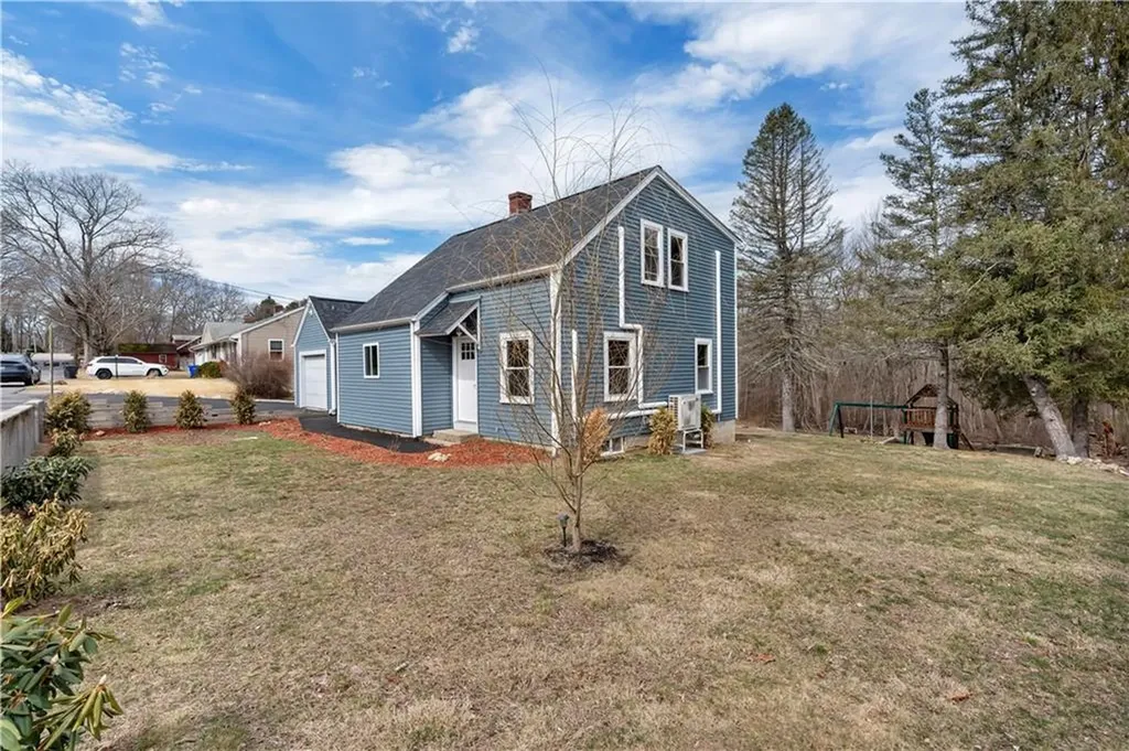 98 Lonsdale Street West Warwick RI 02893