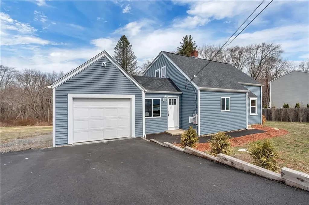 98 Lonsdale Street West Warwick RI 02893