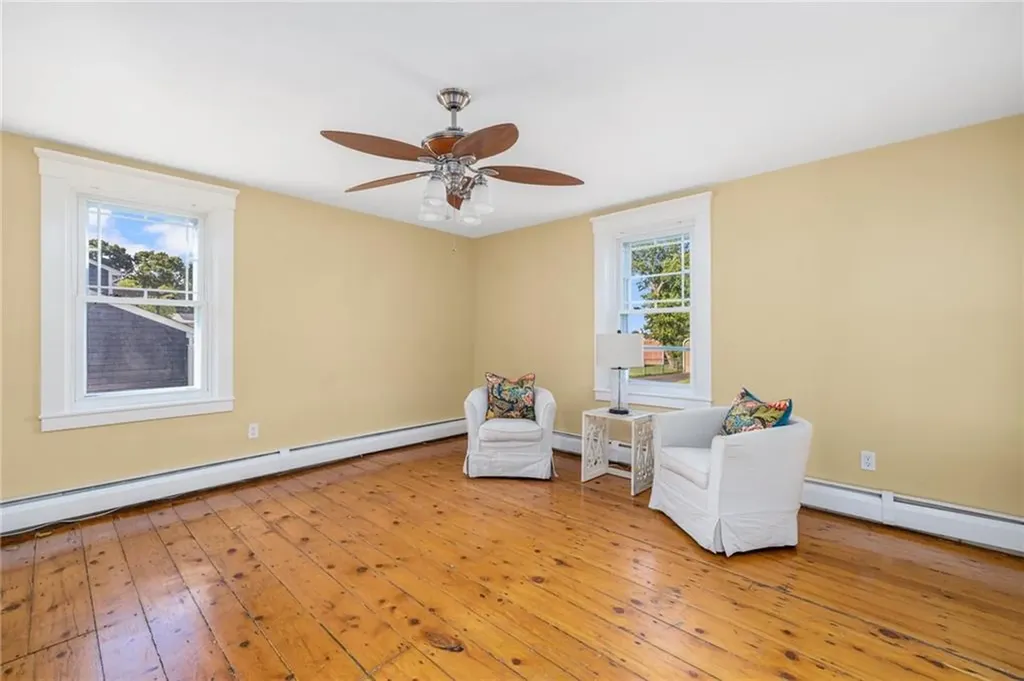 20 Lighthouse Lane Warwick RI 02889