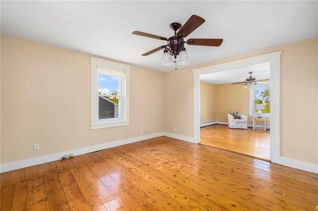 20 Lighthouse Lane Warwick RI 02889