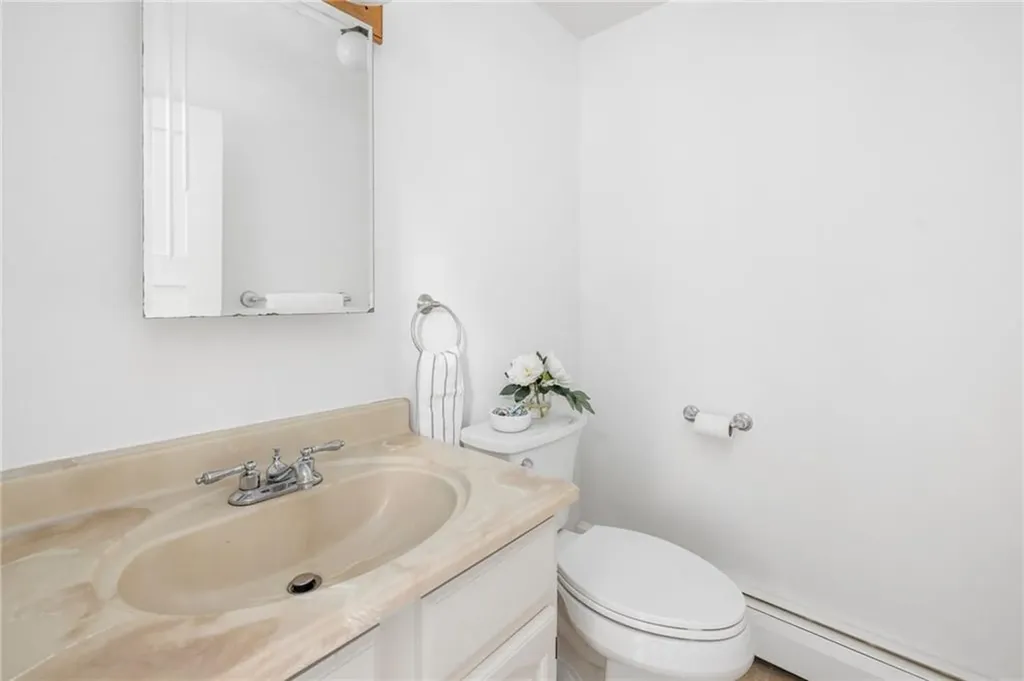 20 Lighthouse Lane Warwick RI 02889