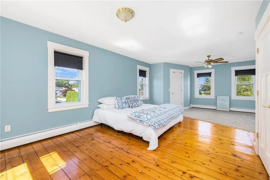 20 Lighthouse Lane Warwick RI 02889