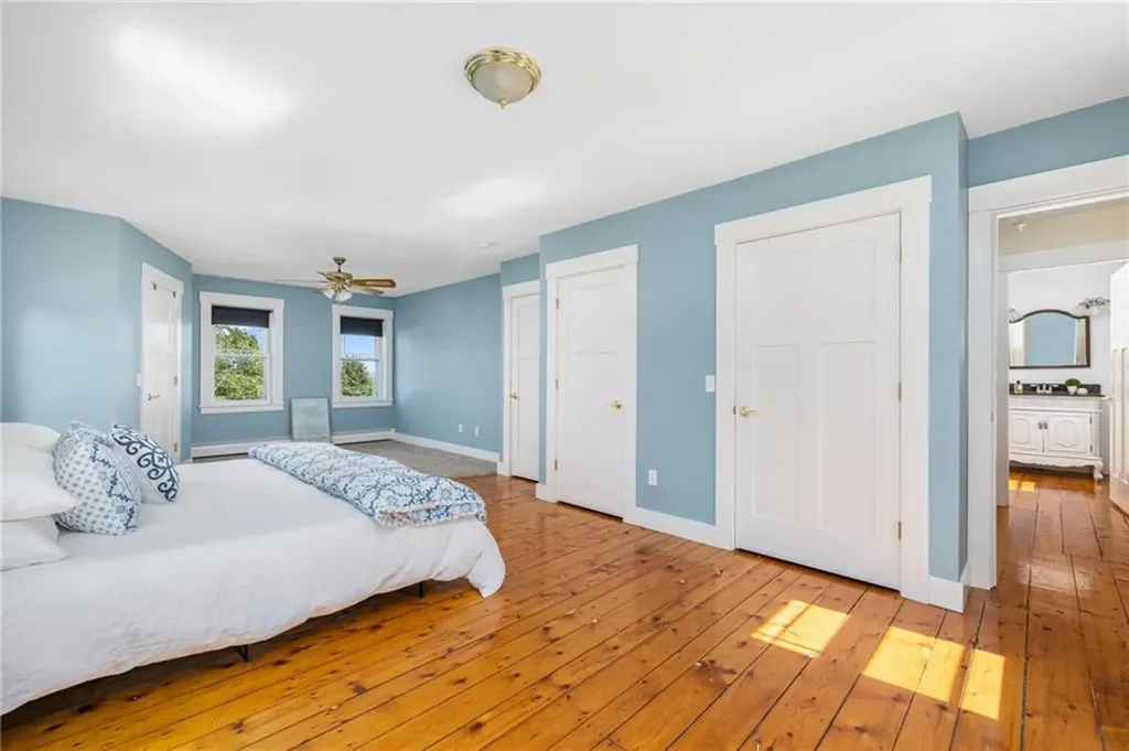 20 Lighthouse Lane Warwick RI 02889