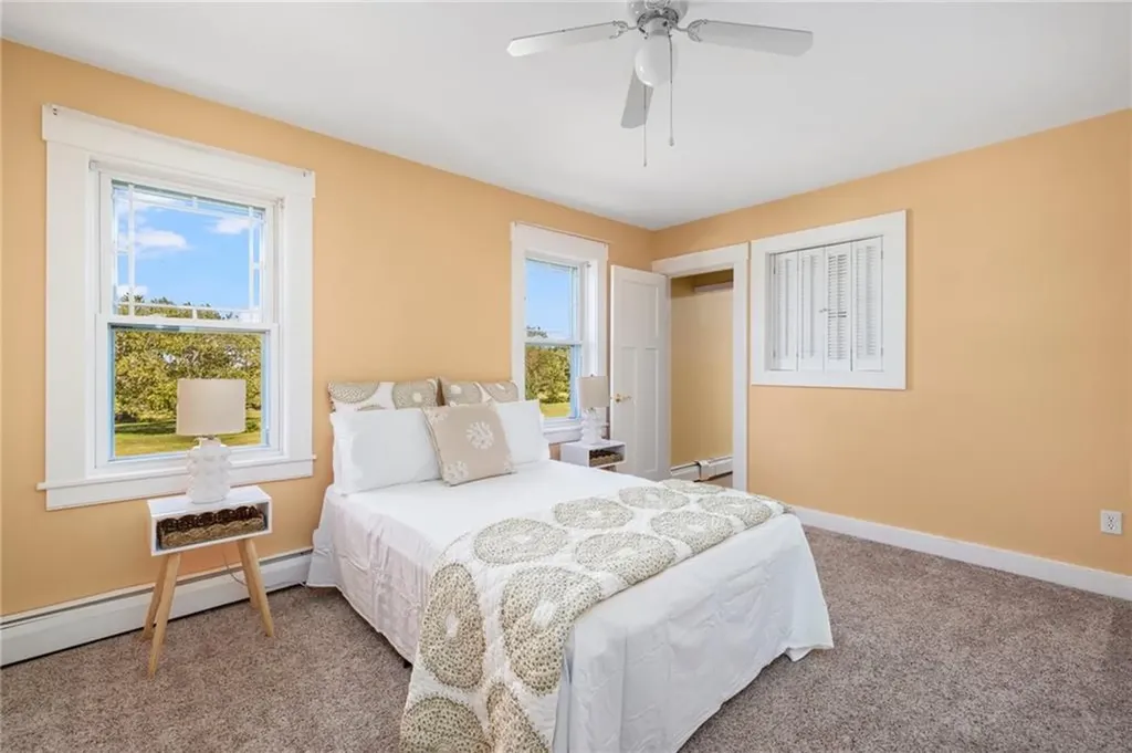 20 Lighthouse Lane Warwick RI 02889