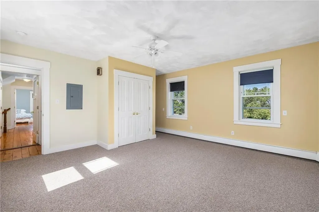 20 Lighthouse Lane Warwick RI 02889