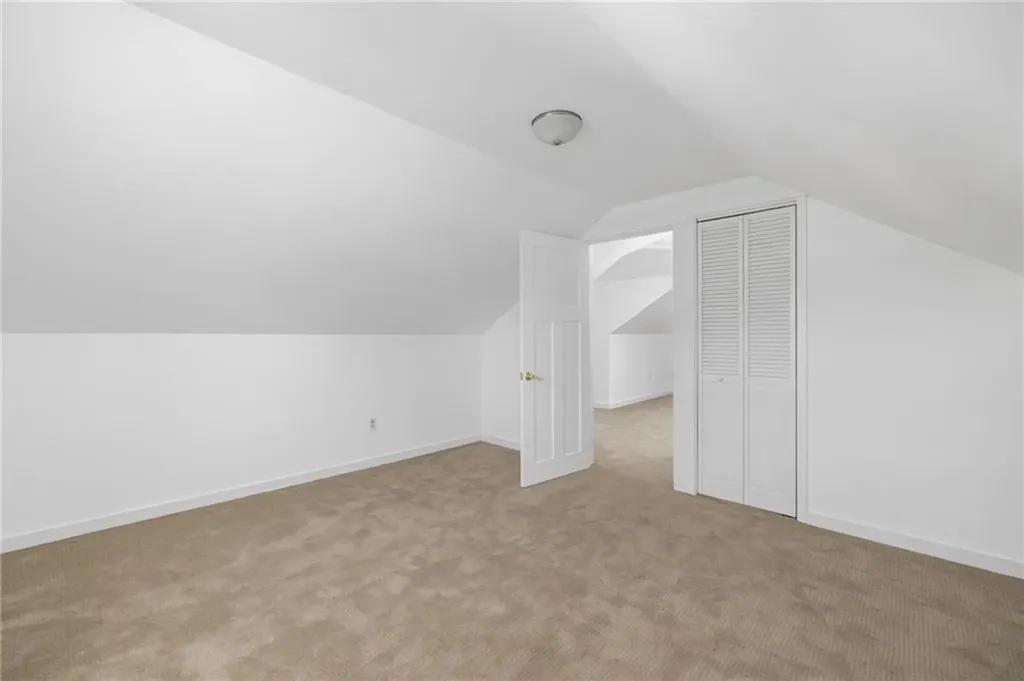 20 Lighthouse Lane Warwick RI 02889