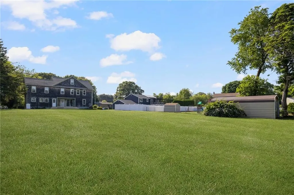 20 Lighthouse Lane Warwick RI 02889