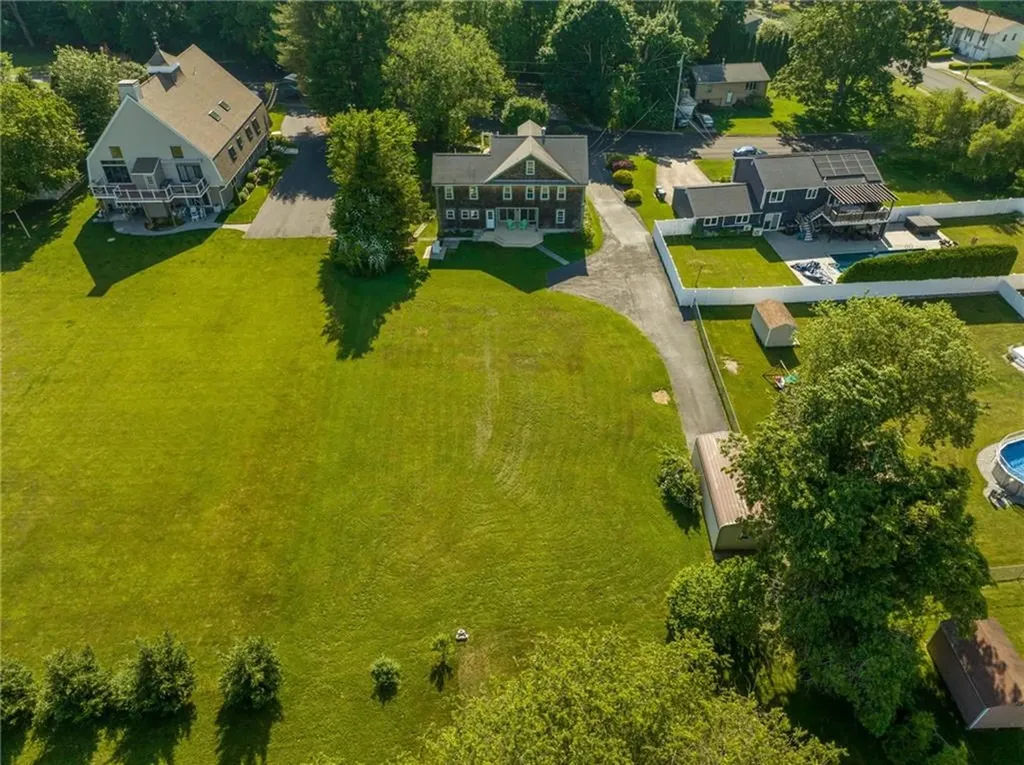 20 Lighthouse Lane Warwick RI 02889