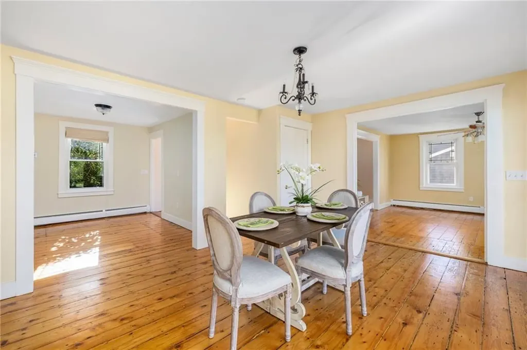 20 Lighthouse Lane Warwick RI 02889