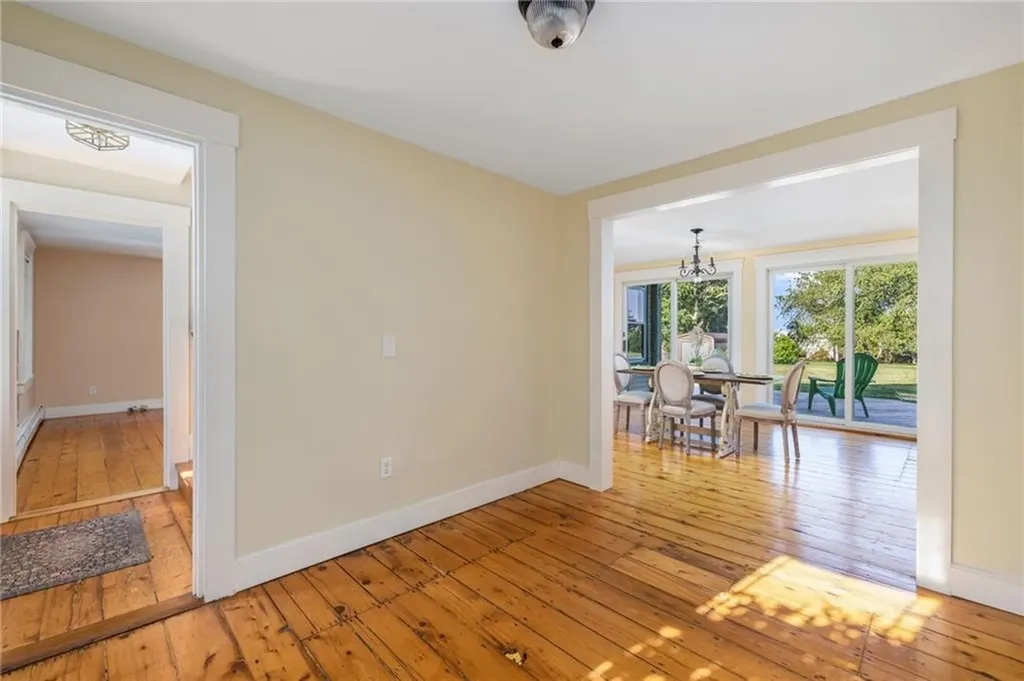 20 Lighthouse Lane Warwick RI 02889