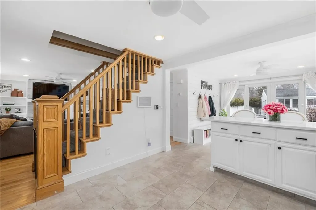 160 Long View Drive Warwick RI 02886
