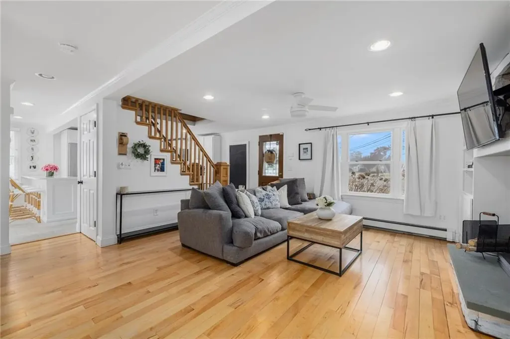 160 Long View Drive Warwick RI 02886