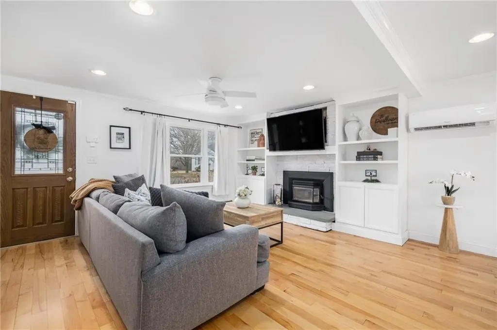 160 Long View Drive Warwick RI 02886
