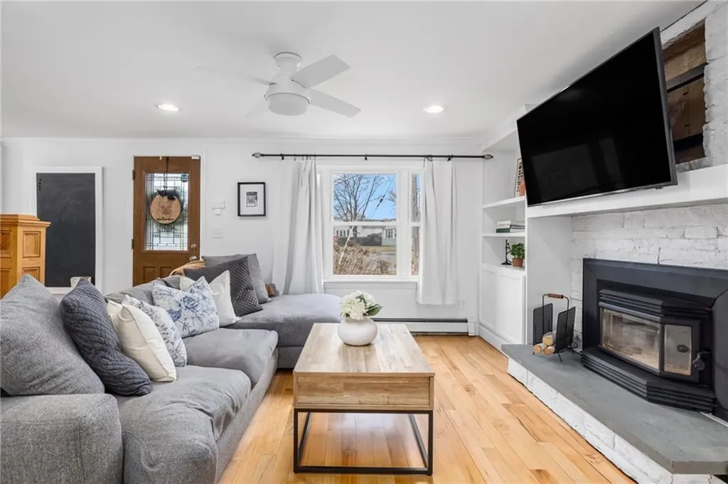 160 Long View Drive Warwick RI 02886