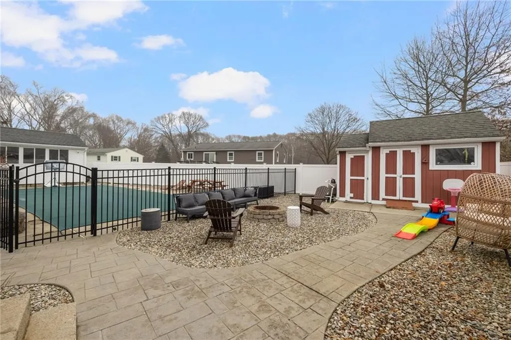160 Long View Drive Warwick RI 02886