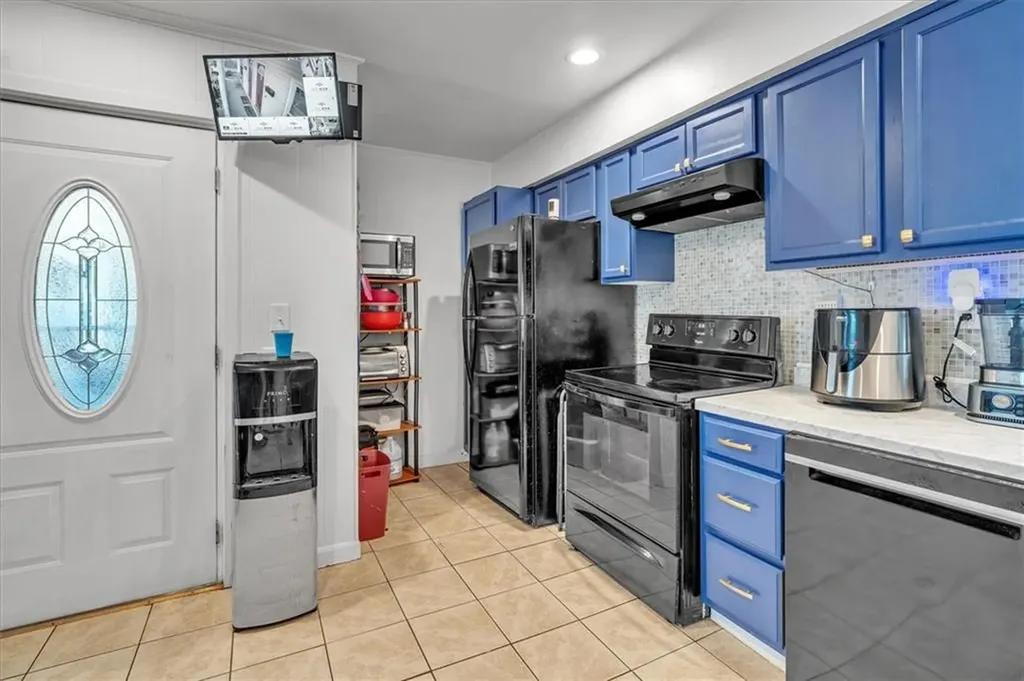 44 46 Cleveland Street Central Falls RI 02863