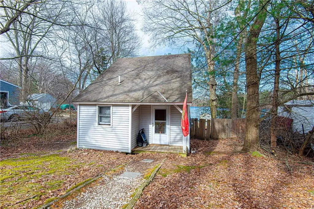 56 Knotty Oak Shores Coventry RI 02816