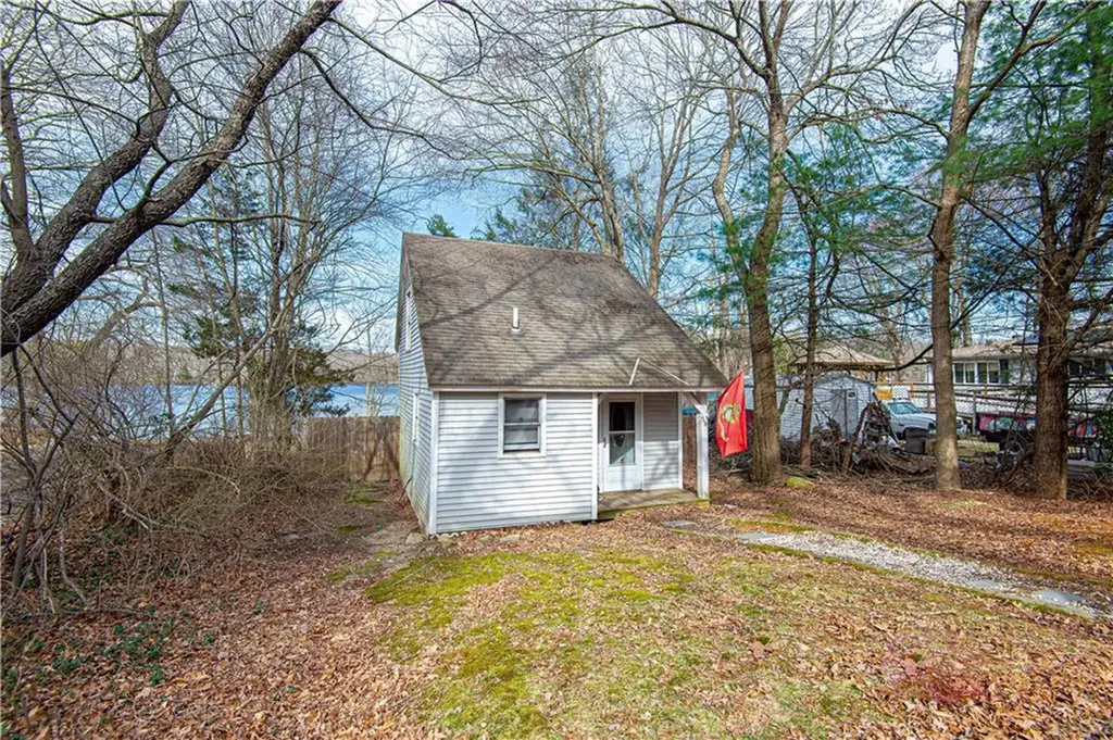 56 Knotty Oak Shores Coventry RI 02816